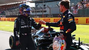 Lewis hamilton won british gp despite 10s penalty for max verstappen collision; Zscs3oumymbmcm