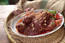 1 ekor ayam dipotong kecil dan basuh bersih. Datuk Chef Wan Dan Naqiu Masak Nasi Tomato Ayam Masak Merah Imbau Nostalgia Ramadan