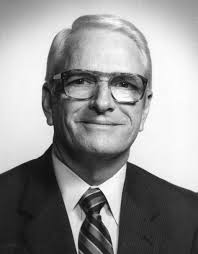 FSC booster, founder of real-estate schools dies at 88