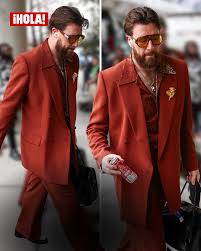 Travis Kelce #87 of the Kansas City Chiefs arrives to the stadium before  Super Bowl LIX against the Philadelphia Eagles at Caesars Superdome.