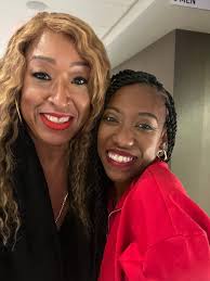 Good Morninggggg! Let's hear it for the Detroit Pistons 112-86 Hornets! I  was so happy to see my cousin Jacob ( Dirk Evans son) with the Pistons  Extreme Team, and some other