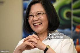 514 Laura Mannering Photos & High Res Pictures