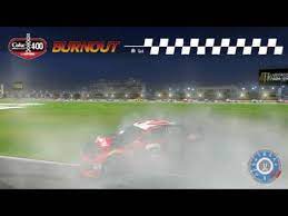 Burnouts are for most people a pointless yet exciting activity but unlike the simplicity of the procedure in an automatic car, turning your rear tires burnouts are used by drag racers as a very effective way of bringing the tire temperatures up to the desired levels, in order to maximize grip during the launch. Nascar Heat 3 Austin Dillon Daytona 500 Burnout Youtube