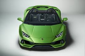 Listen to the unmistakable 610 cv of the naturally aspirated v10 engine, and let yourself be carried away by a car designed with a top speed of 201 mph (324 km/h). The 2019 Lamborghini Huracan Evo Spyder Drops Its Top Before Geneva Top Speed Lamborghini Huracan Huracan Evo Lamborghini Dealership