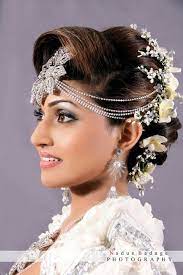 Sri Lankan Bridal Style Without The Front Piece Srilankan Brides Bridal Style Bridal Makeup