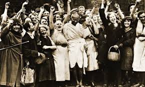 Mahatma Gandhi With His British Fans At The Second Round Table Conference In 1931 African People New Africa Mahatma Gandhi