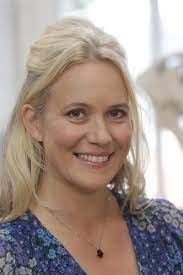 Page officielle de l'émission affaire conclue présentée par sophie davant sur france 2. Interview Anne Catherine Verwaerde Affaire Conclue Son Ca Tele Star