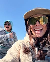 Kelly Hays's Instagram, Twitter & Facebook