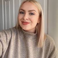 Jennifer Eames's Instagram, Twitter & Facebook