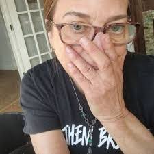 Lisa Mirabile's Instagram, Twitter & Facebook