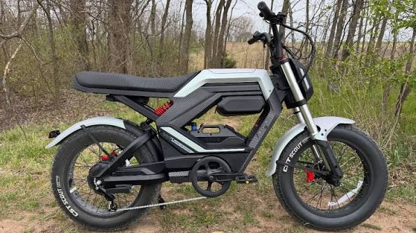 Is this the ultimate LEGAL eMoped? I give my unfiltered thoughts on it in  my latest review. Check it out on YouTube at Ride Electric Reviews. Aotos Flux  X26 Pro