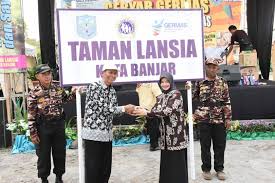 Contoh gambar baliho tentang pemberitahuan hidup sehat supaya. Gebyar Germas Kemitraan Germas