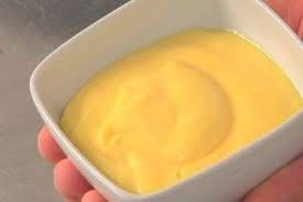 Decouvrez Cette Recette De Sauce Hollandaise Expliquee Par Nos Chefs Sauce Hollandaise Sauce Hollandaise Recette Recette Sauce