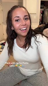 Rachel Milliman's Instagram, Twitter & Facebook