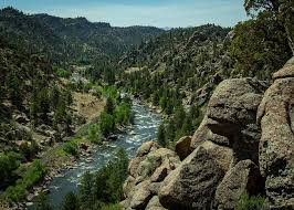 Arkansas river —  ɑːkənsɔː rɪvə, rechter nebenfluss des mississippi, in den usa, 2 349 km lang; Aed Program Renewed For The 2019 Arkansas River Whitewater Rafting Season