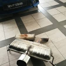 Seorang pemuda di china yang juga pemilik lamborghini menjadi terkenal sekelip mata selepas melakukan cubaan ekstrem iaitu memanggang daging babi pada ekzos kenderaan mewahnya itu. Ekzos Standard Satria Neo Cps Auto Accessories On Carousell