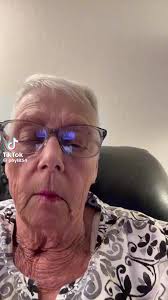 92 Year Year Old Grandma Singing Amazing Frqxe