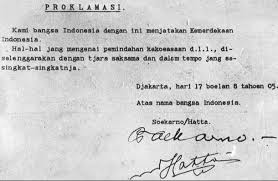 Naskah proklamasi ditandatangani oleh sukarno (yang menuliskan namanya sebagai soekarno menggunakan ortografi belanda) dan adapun yang merumuskan proklamasi kemerdekaan bangsa indonesia terdiri dari tadashi maeda, tomegoro yoshizumi, s. Sejarah Perumusan Teks Proklamasi Kemerdekaan Indonesia Cara Ampuh Memahami Matematika Dengan Mudah