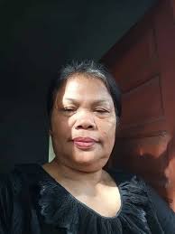 Bab 10. Menikahlah Kalian, Aku Yang Mundur "Dasar pen!pu!" Suara tamparan  terdengar keras, memecah keheningan. Adam memegangi pipinya yang panas,  terasa membara akibat tamparan dari wanita paruh baya yang tidak lain adalah