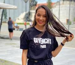 De ceva timp anna lesko a făcut un obicei din a publica poze incendiare și indecente cu ea în online. VlÄƒduÈ›a LupÄƒu A AfiÈ™at Cel Mai Obraznic Decolteu CantÄƒreaÈ›a A Uitat De InhibiÈ›ii È™i A Ridicat Temperatura In Termometre Foto Spynews Ro
