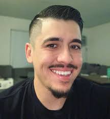 I rarely get haircuts. So when I do it feels like a big occasion! 😂 But I  was way overdue for a cut. Why do I feel more clean after I get