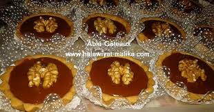 تارت بالكراميل وجوز الهند Fun Desserts Sweets Cake Food