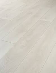 Wickes Aspen Light Oak Laminate Flooring 2 22m2 Pack In 2020 Oak Laminate Flooring Laminate Flooring White Laminate Flooring
