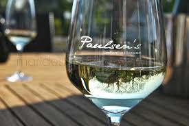 Best tile offers the highest quality glass tile available. Udsigt Til Et Dejligt Glas Hvidvin Pa Terassen Picture Of Paulsen S Landhotel Bohmstedt Tripadvisor