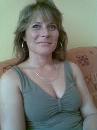 Manuela Howe's Instagram, Twitter & Facebook