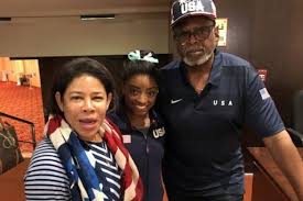 Über 7 millionen englischsprachige bücher. Meet Both Of Simone Biles Parents Must Be Proud Of Their Daughter S Achievements Ecelebritymirror