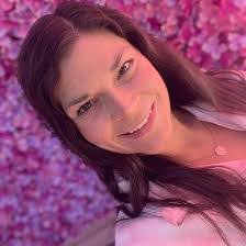 Jodie Dunn's Instagram, Twitter & Facebook