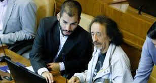 Florcita motuda was born in 1946 in curicó city, curicó, maule, chile. Florcita Motuda Alaba A Su Tutor En El Congreso Me Educa En Muchas Cosas Nacional Biobiochile