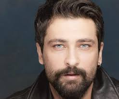 Onur Tuna Neremde Estetik Olacak Aktor Unlu Kisiler Unluler