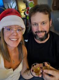 🎅🎄Merry Christmas to all our Whiskey & Strings Family. This year is a lot  different for my family. TIme is a thief, pain is a gift 🥹Enjoy the  moments with your loved