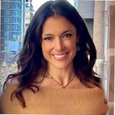 Wanted to share I made a recent change! 🤗 This doesn't go without saying  it was not an easy decision! I had an AMAZING 14 years at Neiman Marcus  Group and worked