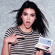 Her new look could be a haircut, or it could just be that she's had her extensions removed. How Estee Lauder Botched Its Big Kendall Jenner Opp Racked