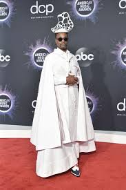 Tonight, billy porter shut down the met gala red carpet when he arrived on a litter—carried by six shirtless men! Billy Porter Fashion Billy Porter S Best Fashion Moments