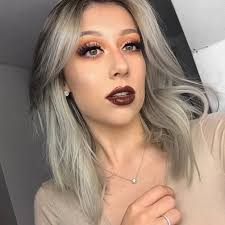 Lindsay Lowe at Platinum & Co‎