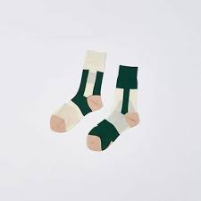 Socken lineal zum ausdrucken lineal buchstaben schablone als werbeartikel ab 0 22 schneiden sie die spitzen bis zum ersten strich des lineals ein sockenlineal socken lineal zum ausdrucken : 96 Socken Ideen Socken Verruckte Socken Lustige Socken