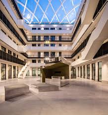 Zeisehof Hamburg Designestrich Im Atrium Beleuchtung Am Abend Estrich Flooring Fassadengestaltung Architektur Atrium