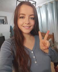 Hi ✌🏻 Do I make you smile?