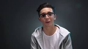 Cuando tenía apenas 4 saltó a la fama junto a su hermana por con un gran presente en el súper bailando, el actor sorprendió con algunas revelaciones acerca de su participación en el programa que lideraba el. Personajes Rodrigo Noya En Valentin Promo Youtube