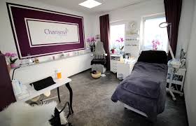 There is a special hair salon to satisfy from head to toe! Beauty Salon Haarverlangerung In Dusseldorf Naana S Beauty Salon Find Over 100 Of The Best Free Beauty Salon Images
