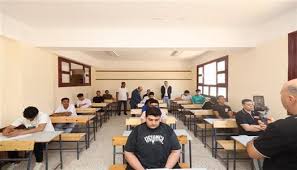 ردود أفعال طلاب الثانوية العامة بكفر الشيخ بعد الرياضيات البحتة: الامتحان  سهل - الوطن