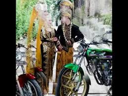 Romantika prewedding dengan cb racing. Prewedding Motor Cb Pernikahan Youtube