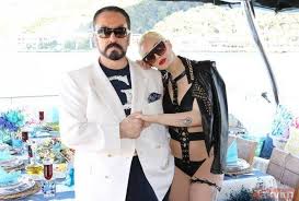 Adnan oktar örgütünün cinsel sömürü sistemi +18 fotoğraf ve sohbetlerle ifşa oldu. Who Is The Turkish Televangelist Adnan Oktar He Dances With Kittens And Sings With Lions Fashion Coat Men S Blazer