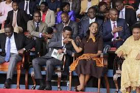 On sunday august 15, machakos first lasy lillian nganga announced her separation from governor alfred mutua. Have You Seen This Photo Of Mutua Kissing His Wife In Front Of Dp Ruto
