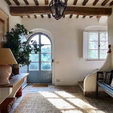 Casual Chic In Tuscany Home Of Interior Designer Camilla Guinness Cozy House Home House Design
