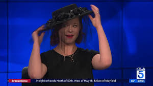 'hocus pocus' 25th anniversary panel at midsummer scream 2018 with thora birch. The Walking Dead Star Thora Birch On Bringing Back Hocus Pocus New Movie The Etruscan Smile Youtube