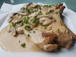 Cote De Veau A La Creme La Recette Pour 2 Personnes 2 Cotes De Veau 6 Champignons De Paris Emince 3 Cl De Vin Blanc 1cuilleres A Soupe Food Meat Chicken